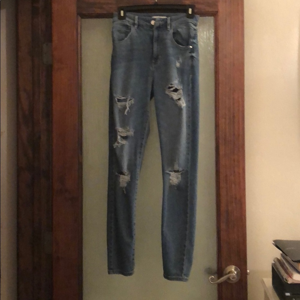 Ripped skinny jeans